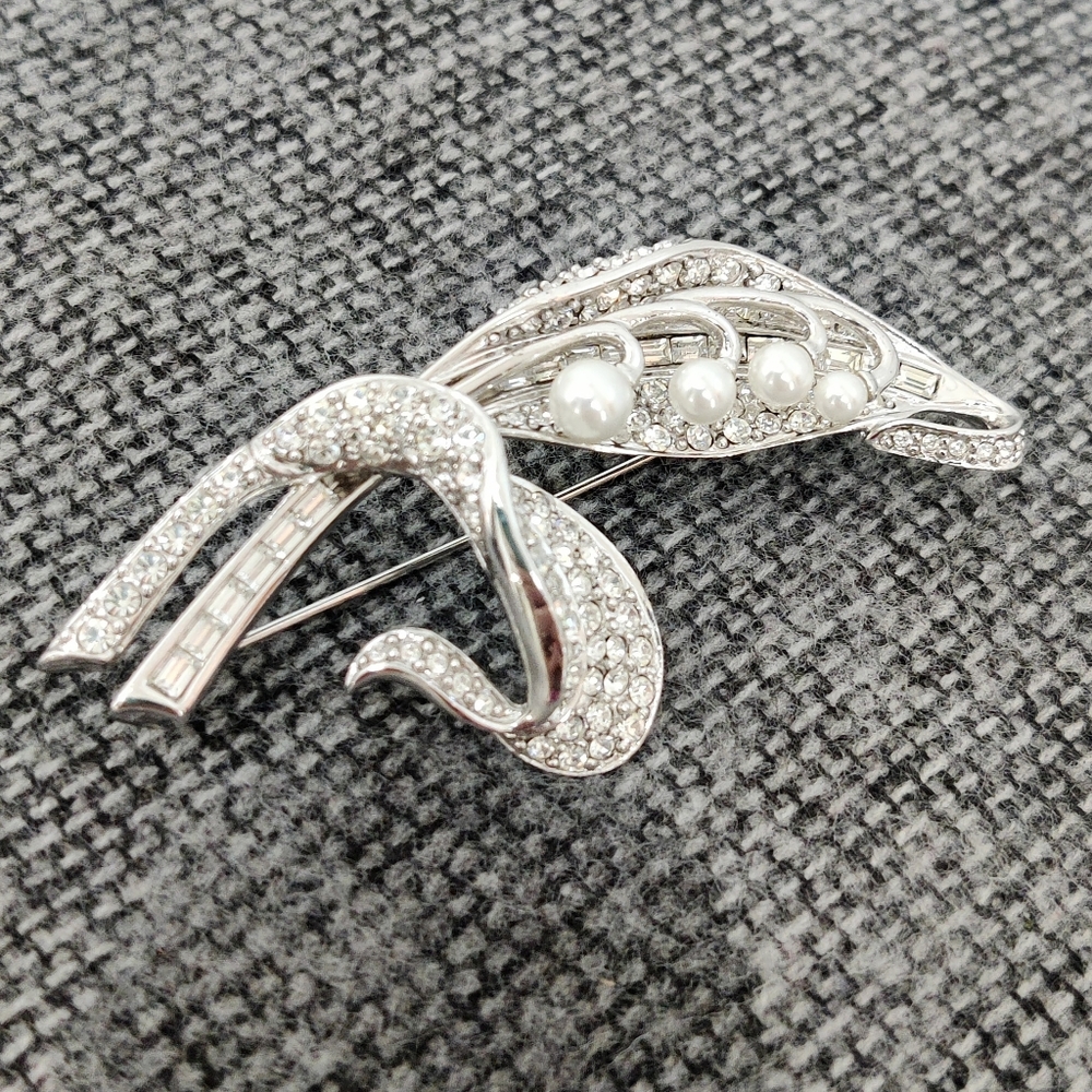 Nolan Miller Brooch - Picture 5 of 8